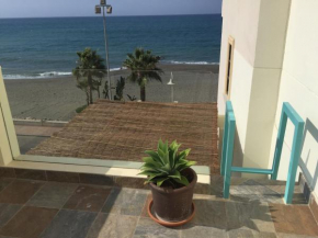 Precioso alojamiento en primera línea de playa Algarrobo